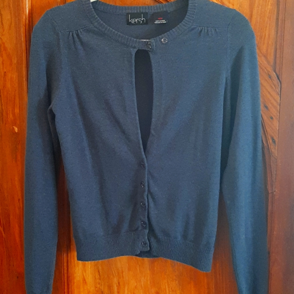 Kersh sweater size md beautiful fit, open in the front